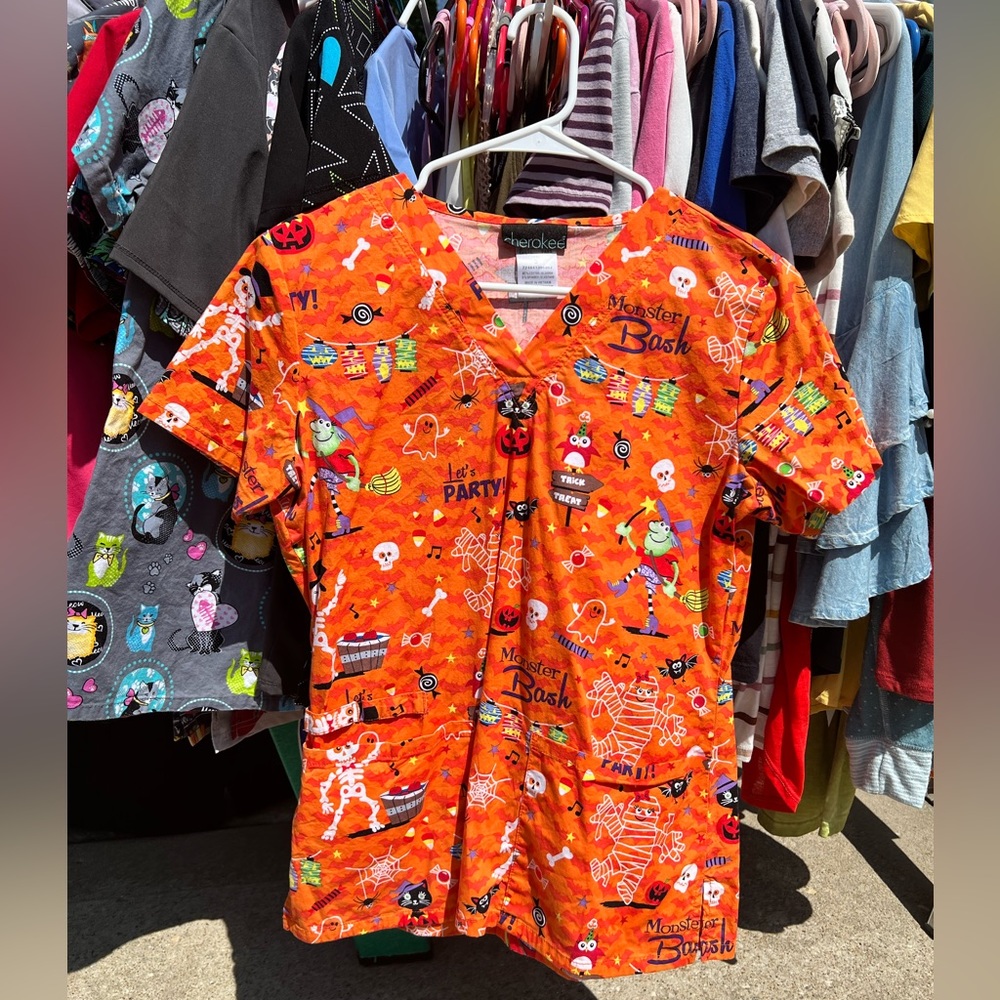 Womens Scrub Top - Halloween